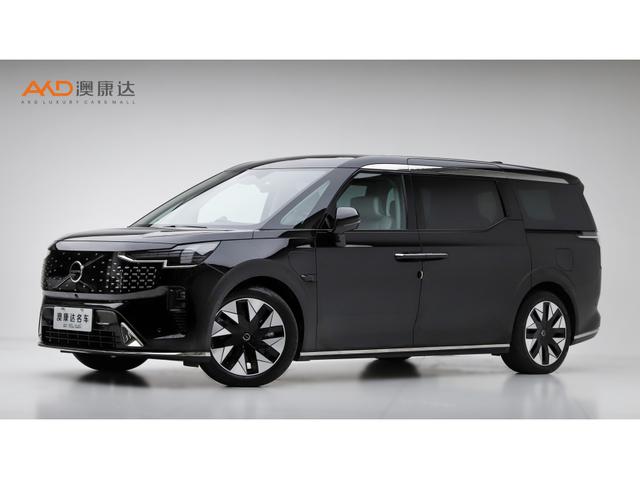 Volvo EM90 2025 Ultra six-seater