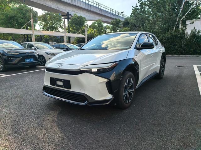 GAC Toyota Platinum Wisdom 4X 2024 615 AIR Version