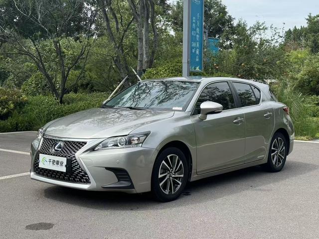 Lexus CT 2017 CT200h Elite Edition Monochrome