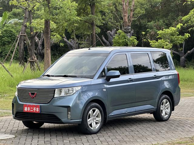 Wuling Hongguang PLUS 2020 1.5L manual Comfortable 7-seater