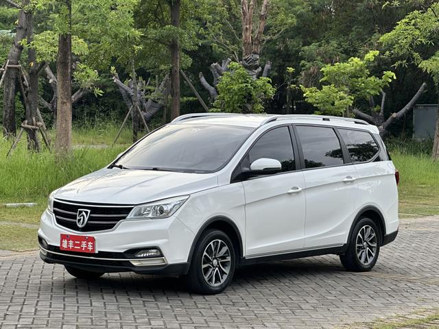 Baojun 730 2019 1.5T CVT fashion 7-seater country VI