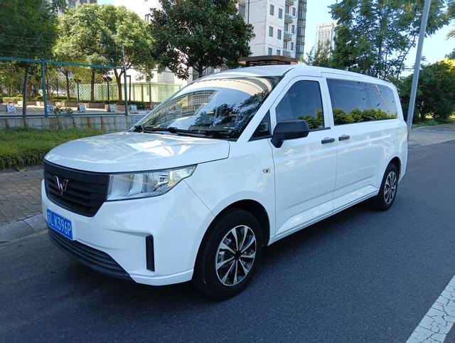 Wuling Journey 2022 2.0L Manual Entrepreneurial Type