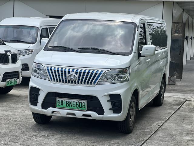 Ruixing EM60 2023 pure electric bus with back lift door 6 seats 41.86 kWh
