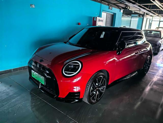 Electric MINI COOPER 2024 COOPER SE racer