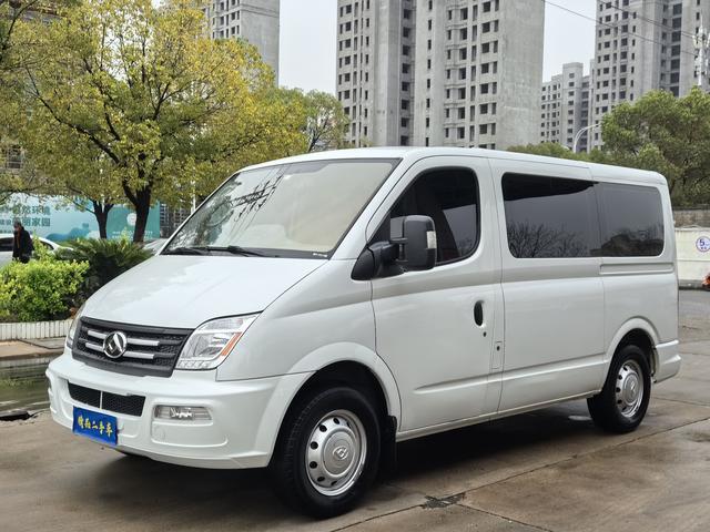 Xintu V80 2021 2.0T 6-speed manual Max Express short axis ultra-low top 5/6/7/8/ 9 seats