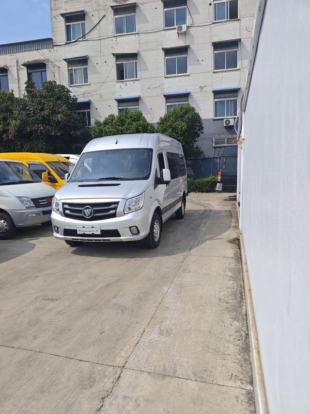 Tuyano 2022 Tongtu multifunctional 2.0T manual long axle mid-top rear single tire 5/7/9 seat professional version