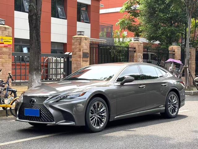 Lexus LS 2018 500h Executive Edition State VI