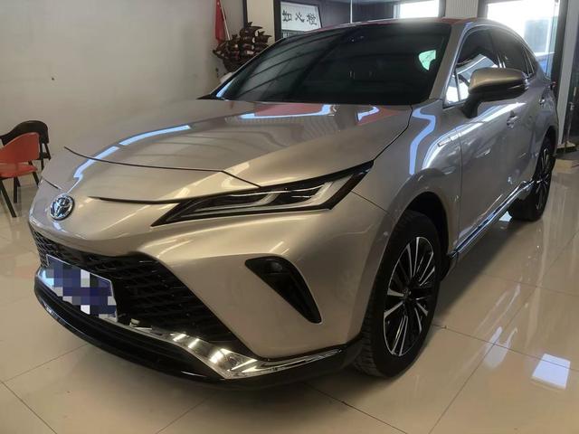 Visa 2022 Twin Engine 2.5L CVT 4WD Supreme Edition