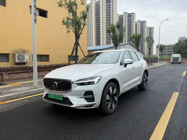 Volvo XC60 PHEV 2024 T8 four-wheel drive long battery life Zhiya Deluxe Edition