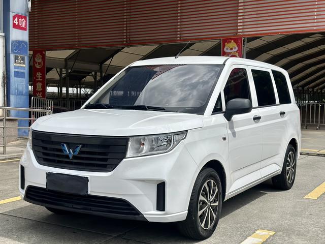 Wuling Hongguang PLUS 2020 1.5L manual Standard 5-seater