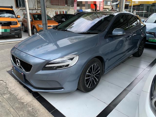 Volvo V40 2018 T3 Smart Edition