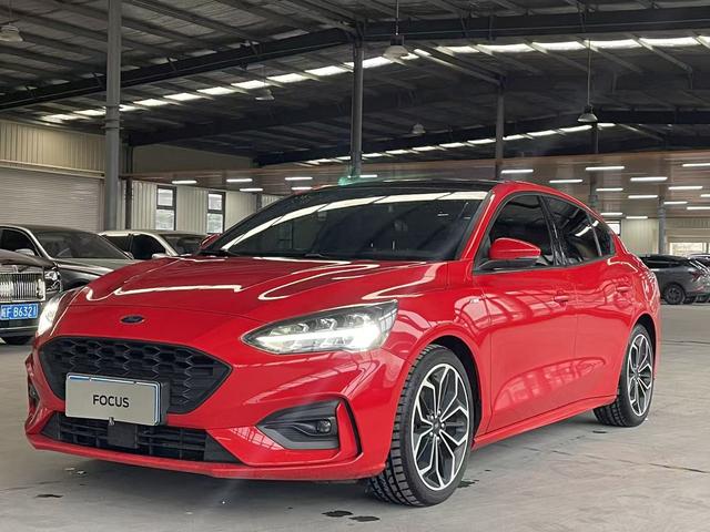Fox 2019 sedan EcoBoost 180 automatic ST Line