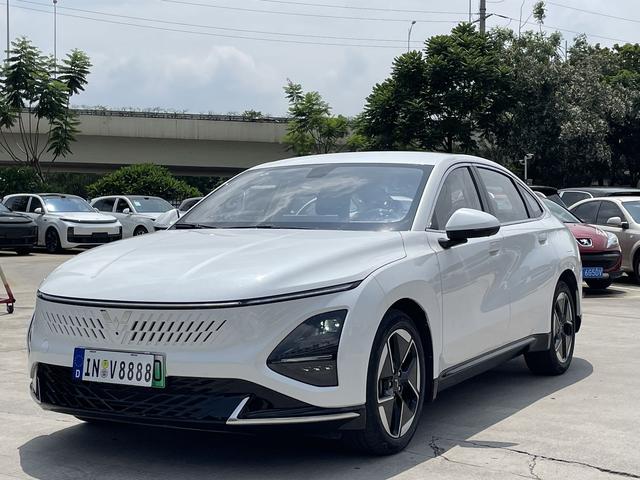 Wuling Starlight PHEV 2023 150 Advance Edition