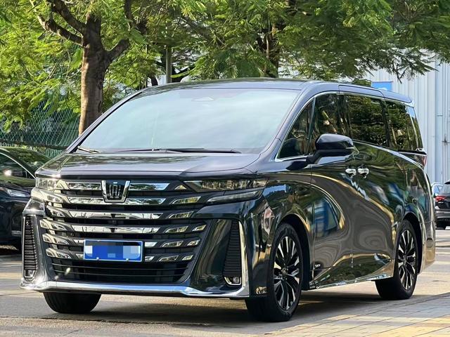 WILFA 2023 CROWN 2.5L INTELLIGENT ELECTRIC HYBRID TWIN ENGINE 4WD SUPER EXECUTIVE