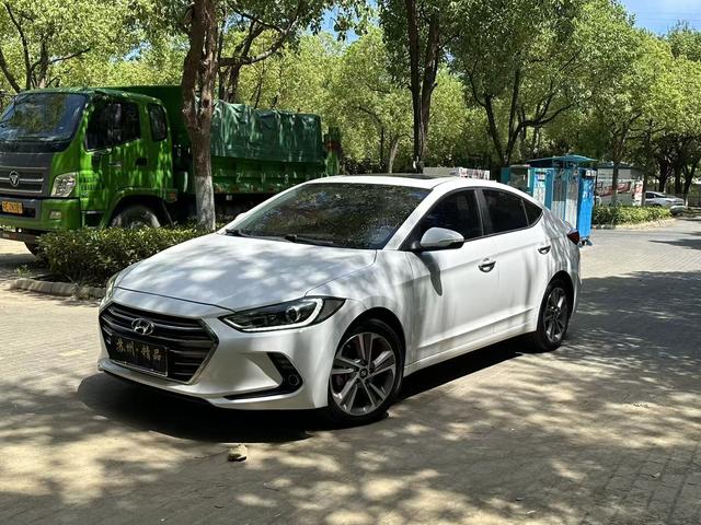 Leading the 2018 1.6L automatic 15th Anniversary Special Edition