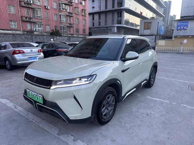 Yuan UP 2024 model 401KM vitality type