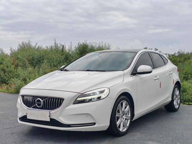 Volvo V40 2018 T3 Zhiya Edition