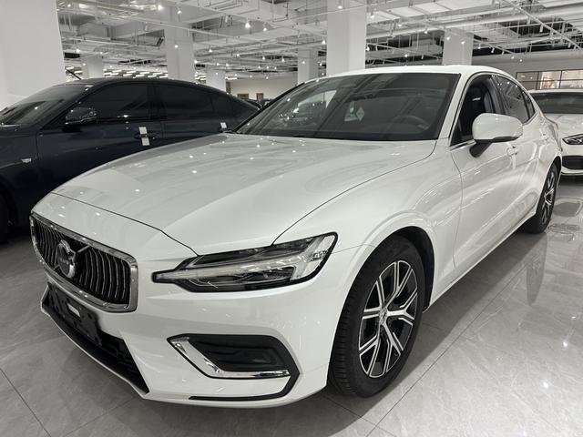 Volvo S60 2023 B4 Intelligent Luxury Edition