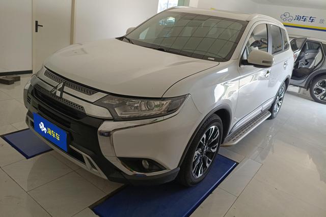 Outlander 2020 2.0L two-wheel drive Enjoy Edition 5 seats