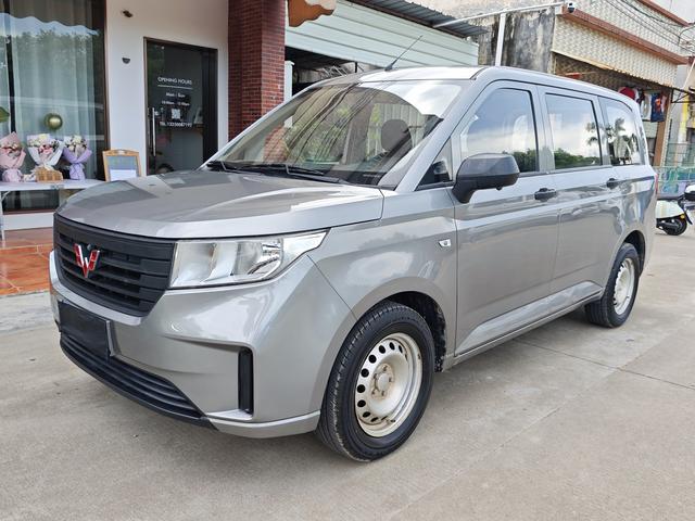 Wuling Hongguang PLUS 2019 1.5T manual Comfortable 7-seater