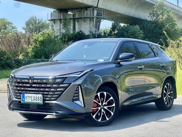 Changan UNI-Z PHEV 2024 Blue Whale Smart iDD 125KM Excellent Type
