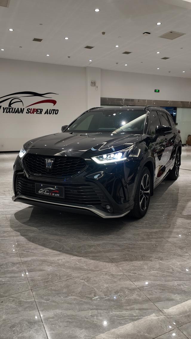 Crown Land Release 2021 2.5L HEV 4WD Signature Edition