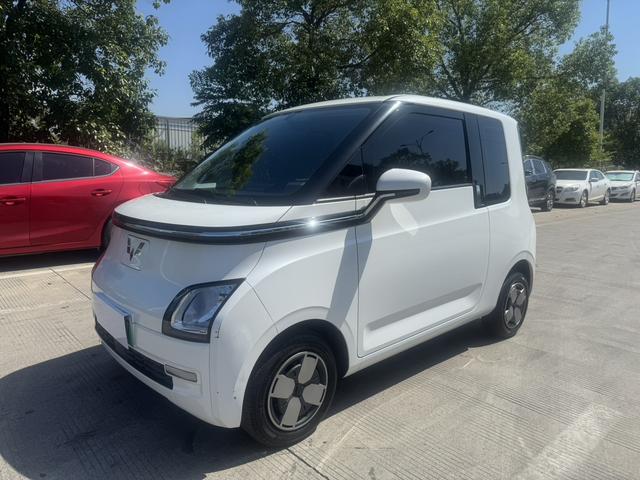 Wuling Air ev Clear Sky 2022 4-seat Advance