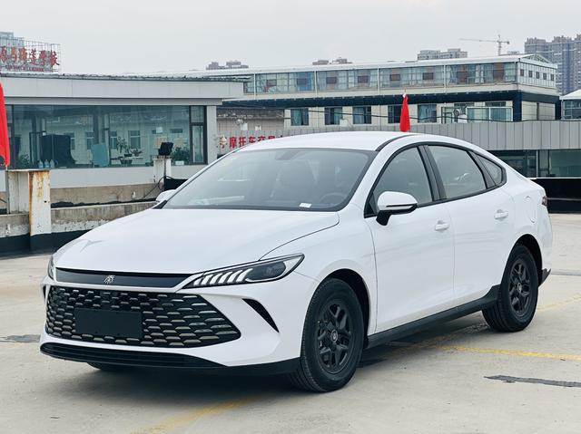 Qin PLUS DM 2025 Smart Driving Version DM-i 55KM leading Type