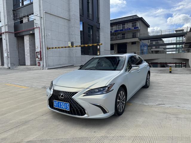 Lexus ES 2022 200 Excellence