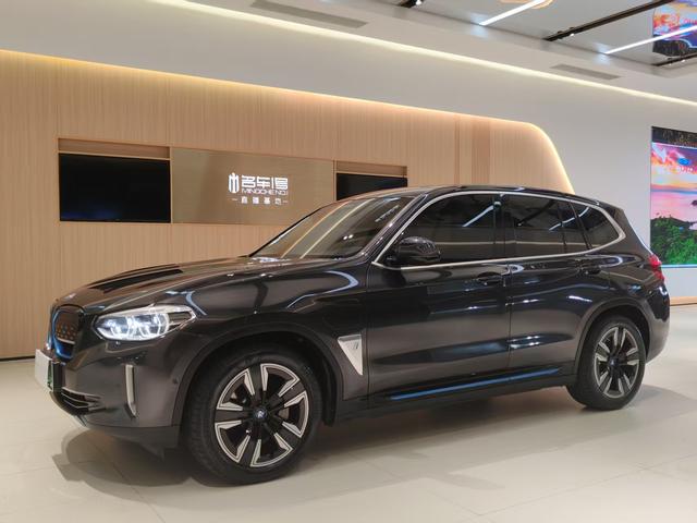 BMW iX3 2021 Leader