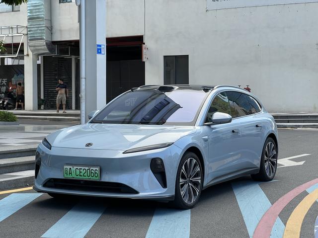 Azera ET5T 2024 75kWh