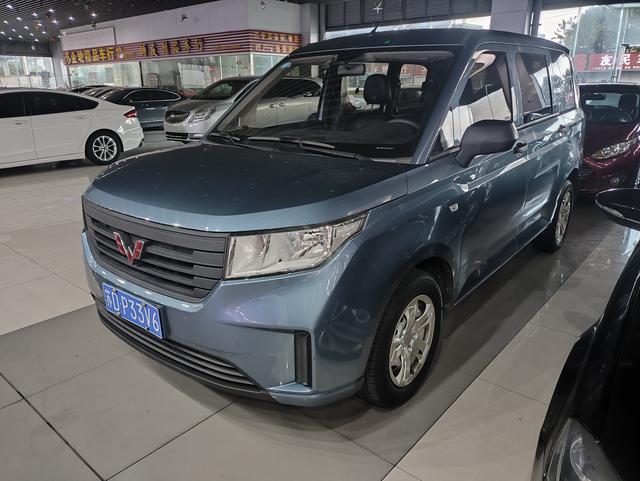 Wuling Hongguang PLUS 2019 1.5T manual Standard 5-seater