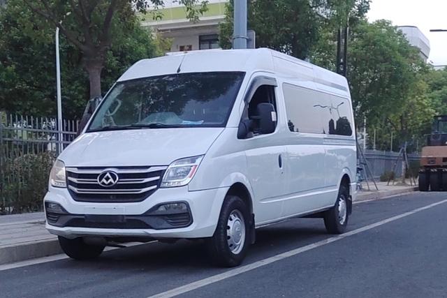 New Way V80 2019 Classic 2.5T 6-Speed Manual AoT Long Axle Mid-Roof 7-Seater