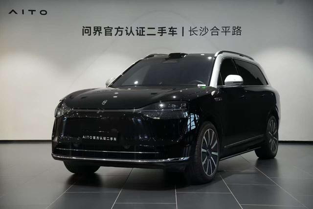 Wenjie M9 2024 Extended Range Ultra six-seater version