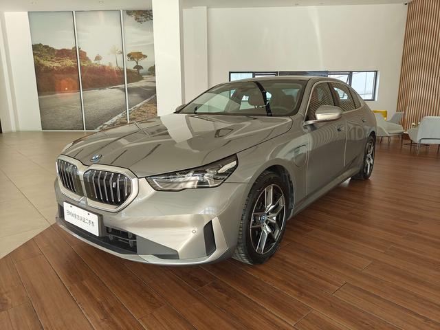 BMW i5 2024 eDrive35L Luxury Set