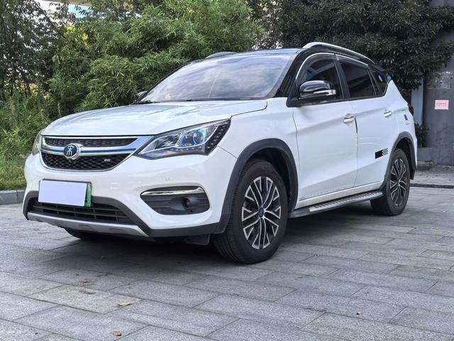 Song DM 2017 1.5TID full-time four-wheel drive honor type