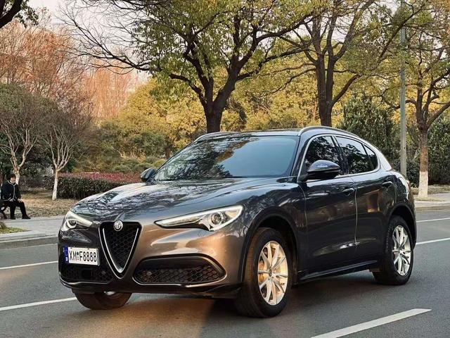 Stelvio Steinway 2017 2.0T 280HP Luxury Edition