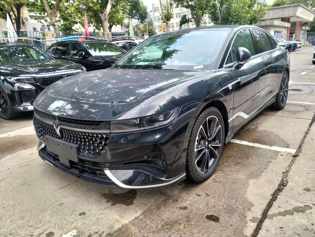 Lantu Chasing Light PHEV 2024 Ultra-long battery life Four-wheel drive Ultimate Edition