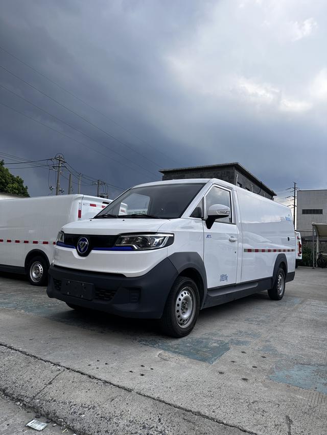Elf Zhilan 2024 E7 van Transporter flat-top 2-seater Ningde Era 46.36 kWh