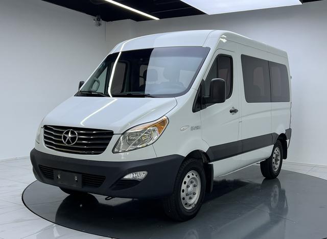 Starcraft 2017 1.9T Short Axle Mid-Roof Star Express Multipurpose Passenger Vehicle