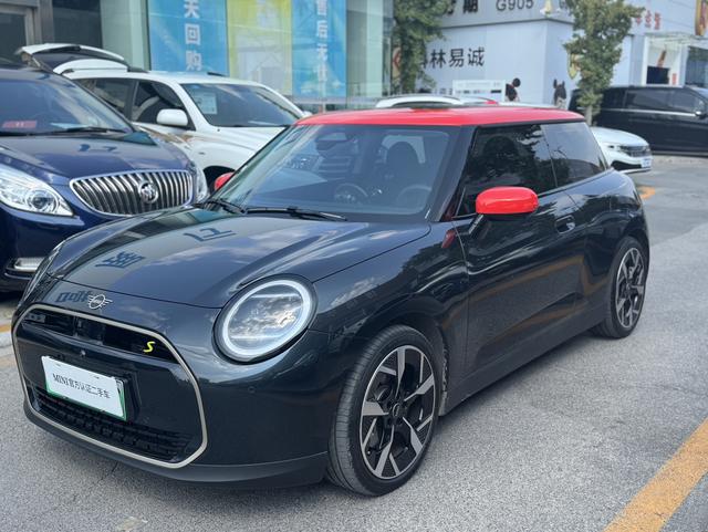 Electric MINI COOPER 2024 COOPER SE artist