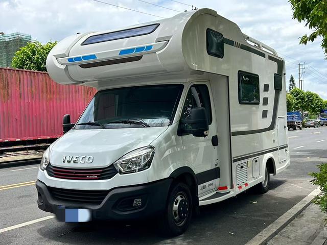 Iveco Ousheng 2021 3.0T automatic four-wheel drive 6-seater original customized version