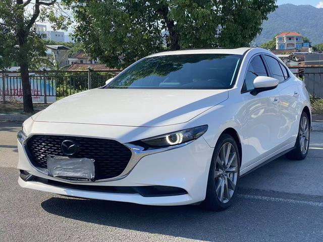 Mazda3 Enclave 2022 2.0L Automatic Premium Edition