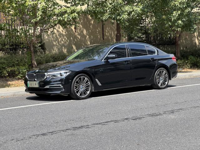 BMW 5 Series PHEV 2019 Modified 530Le Luxury Package