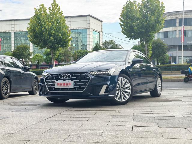 Audi A7L 2022 45 TFSI S-line Dreaming of the Future Edition
