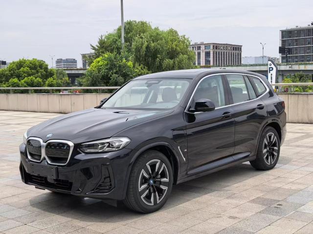 BMW iX3 2023 Leader