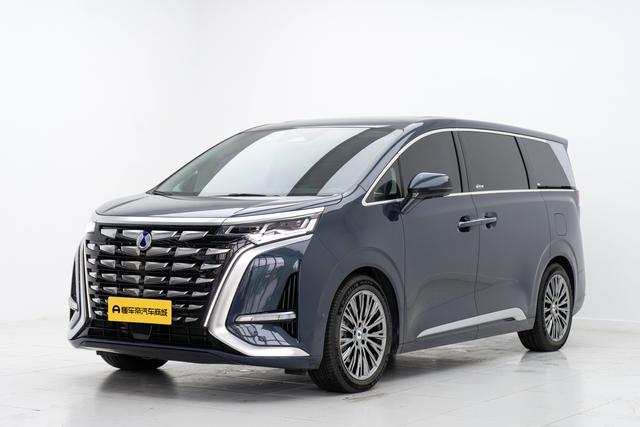 Denza D9 DM 2024 980 four-wheel drive flagship model
