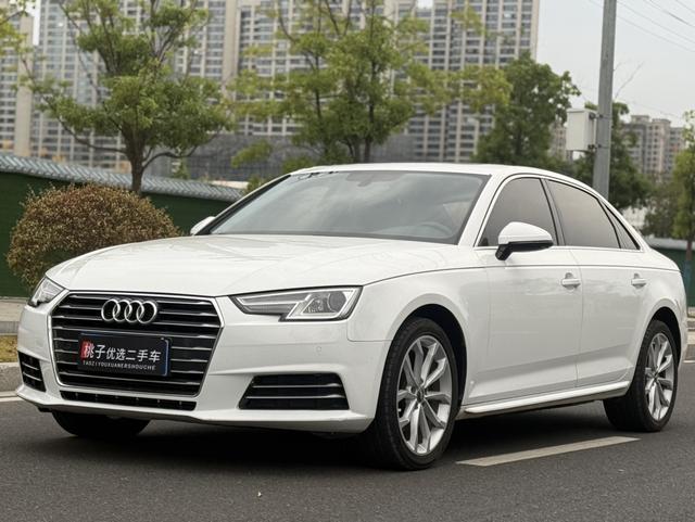 Audi A4L 2018 30th anniversary model 40 TFSI aggressive type