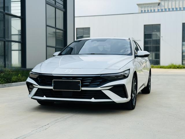 Elantra 2023 1.5L CVT LUX Premium