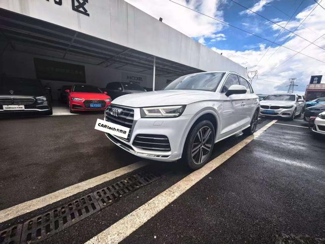 Audi Q5L 2018 model 45 TFSI Exclusive Sports Country VI